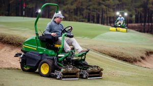 John Deere 2750 PrecisionCut™ Triplex Mower